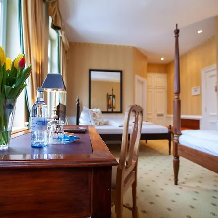 Niederlaendischer Hof שוורין