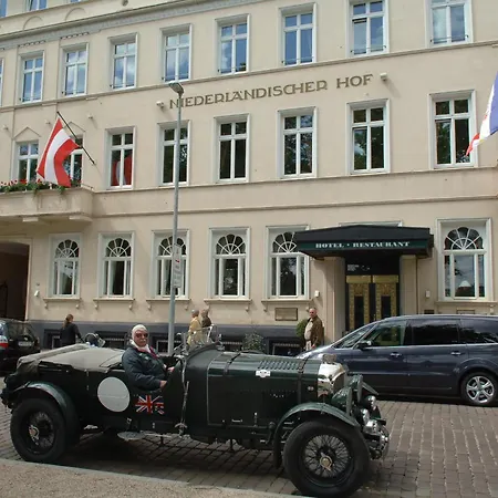 Niederlaendischer Hof מלון 4*
